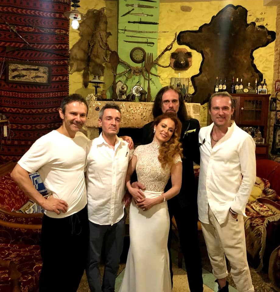 Вакарчук женил своего гитариста