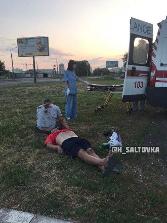 Двое мужчин в состоянии опьянения приставали к прохожим и восхваляли Путина и Россию