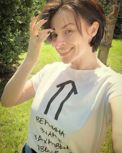 Надежда Мейхер показала повзрослевшего сына-выпускника: фанаты в шоке