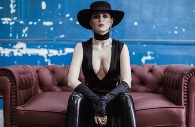 Maruv сбежала от журналистов на концерте
