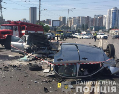 ДТП в Киеве — В Киеве авто Chevrolet столкнулось с другой иномаркой, сообщили в полиции ДТП в Киеве — В Киеве авто Chevrolet столкнулось с другой иномаркой, сообщили в полиции