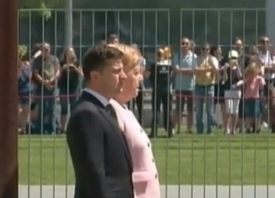 Почему Меркель трясло на встрече с Зеленским