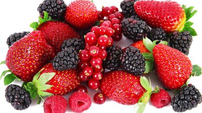 Диетологи назвали пять лучших ягод для похудения