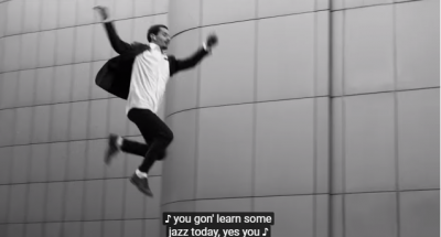 Apple сняла в Киеве рекламу беспроводных наушников AirPods