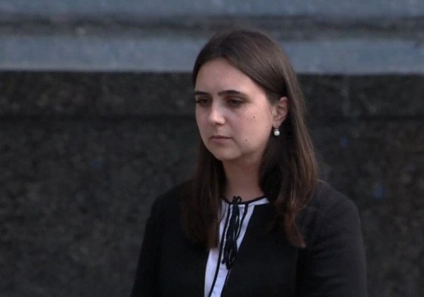 "А могла бы и укусить": Мендель оконфузилась за спиной Зеленского в Японии