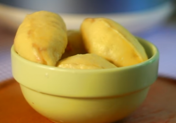 Вареники с клубникой: "бомбовские" рецепты пышных вареников на пару