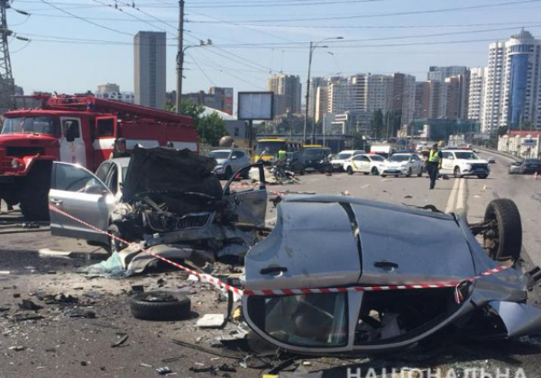Жуткое смертельное ДТП в Киеве: в полиции раскрыли подробности