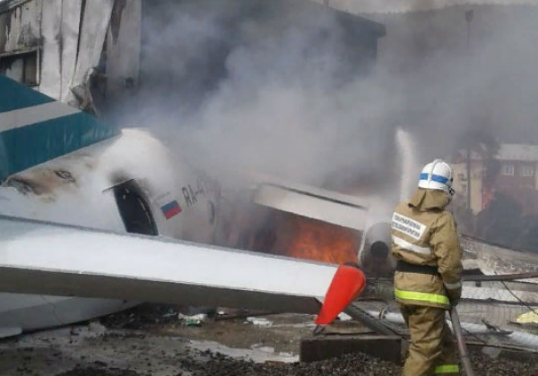 Крушение пассажирского самолета в России: названы возможные причины