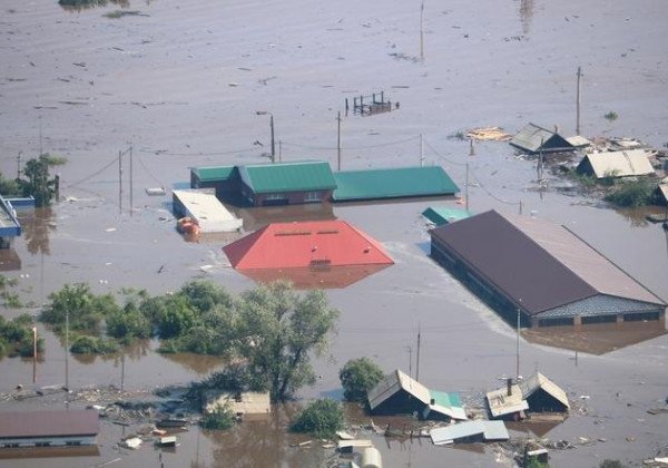 Наводнение с жертвами в Иркутской области России: под воду ушел целый город