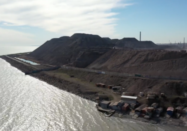 "Каждый может стать жертвой": американский блогер шокирован экологией Мариуполя