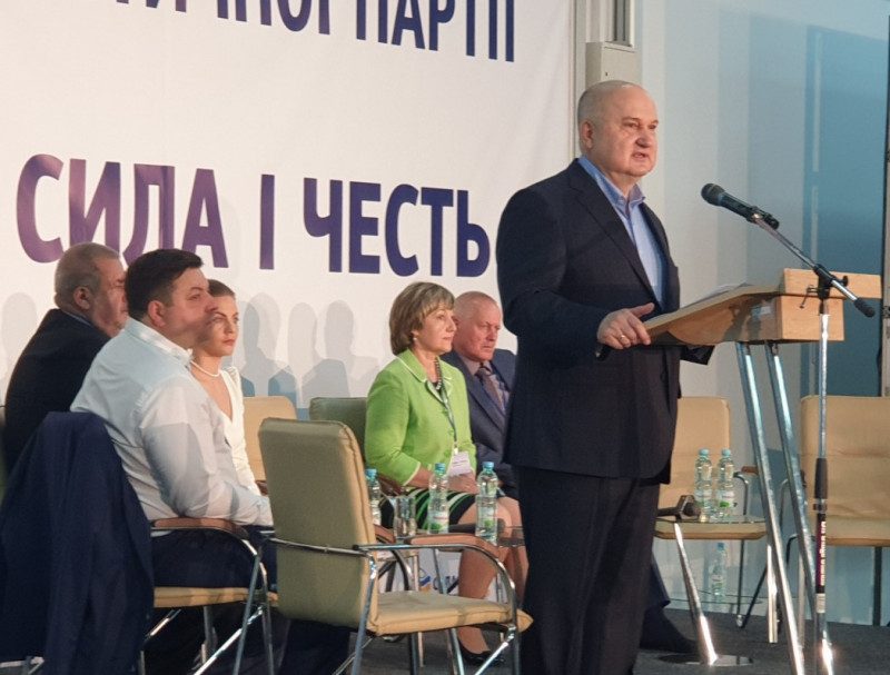 Смешко ведет на выборы людей Садового и обвиняемого в госизмене экс-главу Генштаба