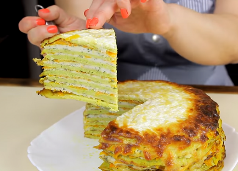 Кабачковый торт с фаршем, с крабовыми палочками и с плавленым сыром: обалденные рецепты