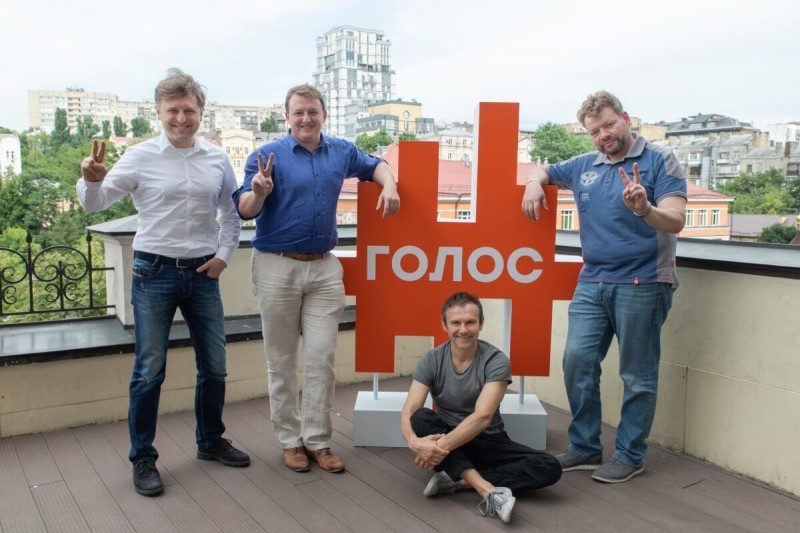 Вакарчук озвучил имена трех спонсоров партии Голос