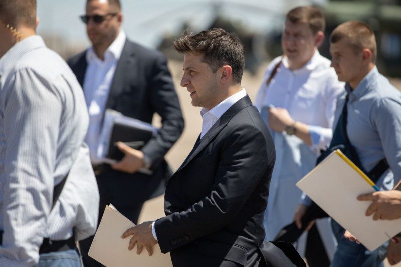 Зеленский решил пойти конструктивный политический диалог с Лукашенко