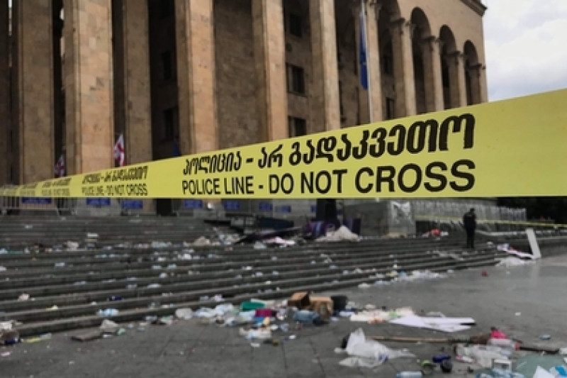 Путин запретил полеты в Грузию и поручил вывезти россиян