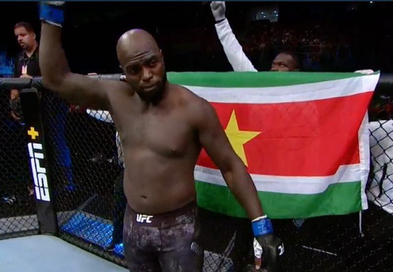 Бой на турнире UFC закончился на 9 секунде