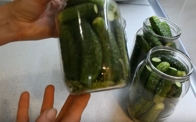 Огурцы с кетчупом чили на зиму просто приготовить