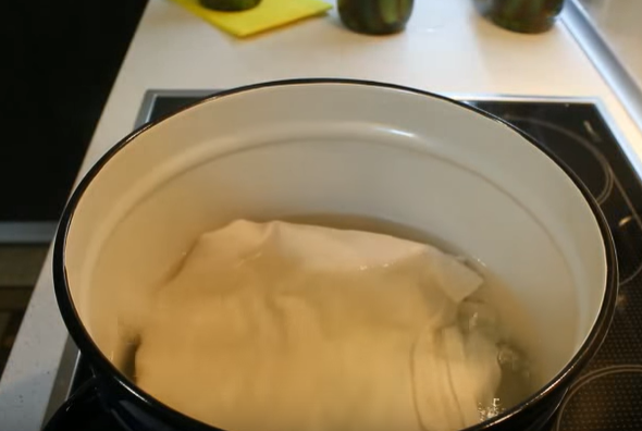 Огурцы с кетчупом чили на зиму просто приготовить