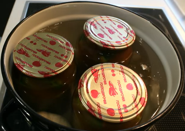 Огурцы с кетчупом чили на зиму просто приготовить