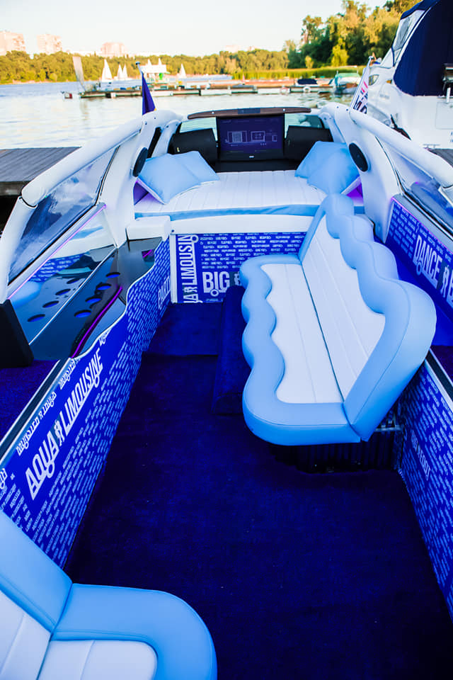 Речной лимузин