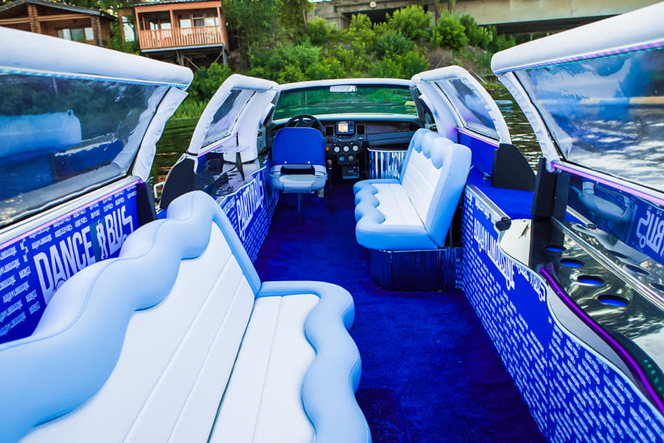 Речной лимузин