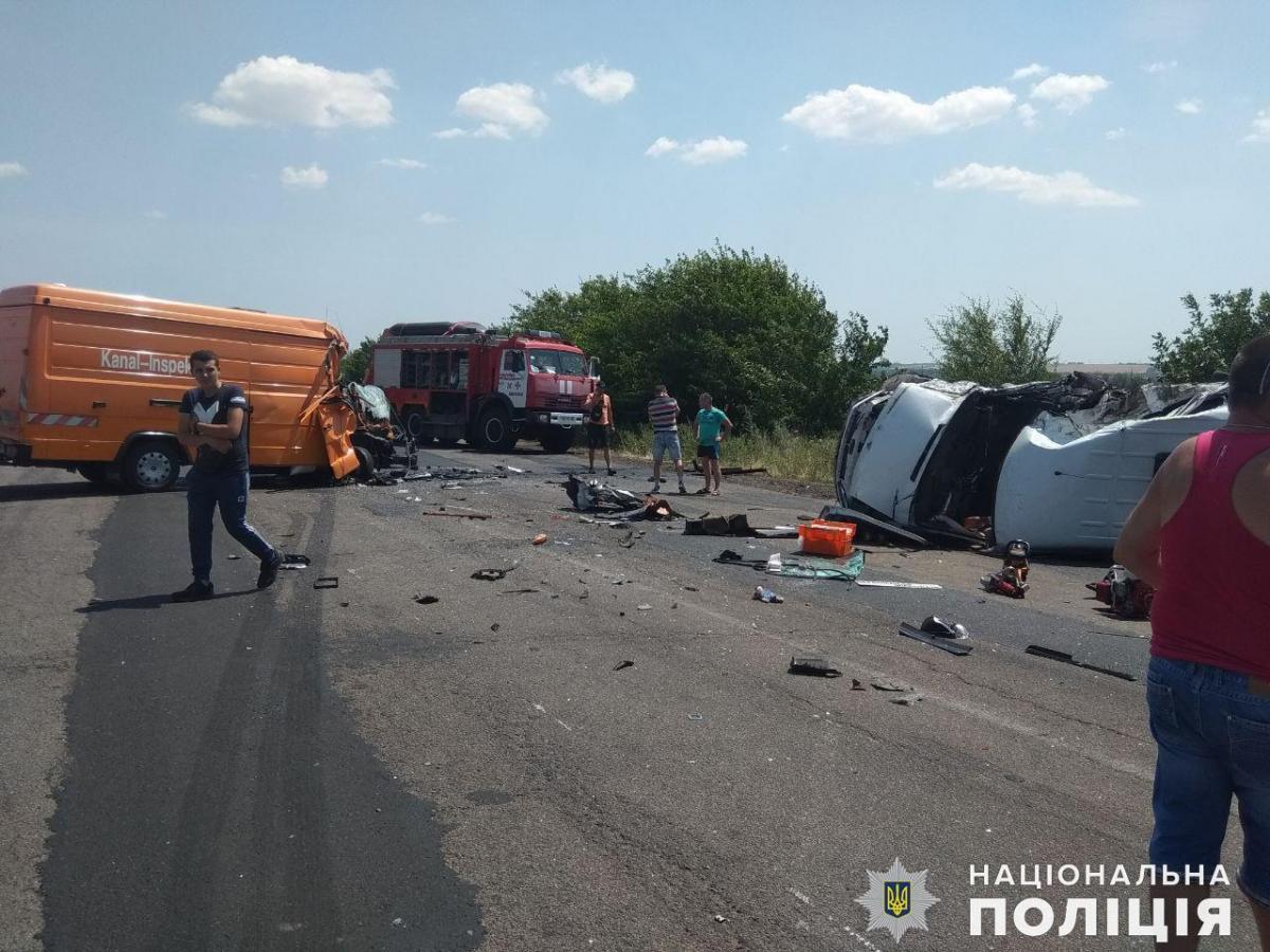 Водители и пассажиры пострадали из-за столкновения / facebook/UA.National.Police.Nikolaev Водители и пассажиры пострадали из-за столкновения / facebook/UA.National.Police.Nikolaev