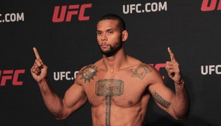 Тиаго Сантос