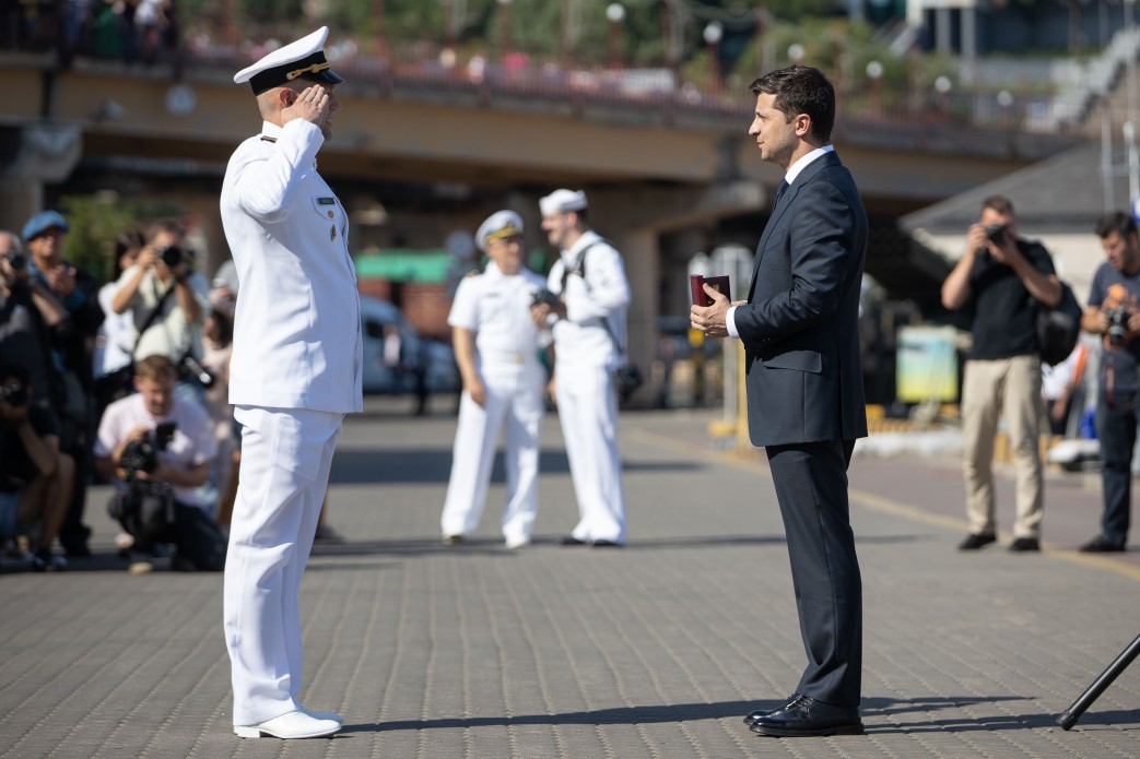 Владимир Зеленский в Одессе поздравил военных моряков с Днем флота