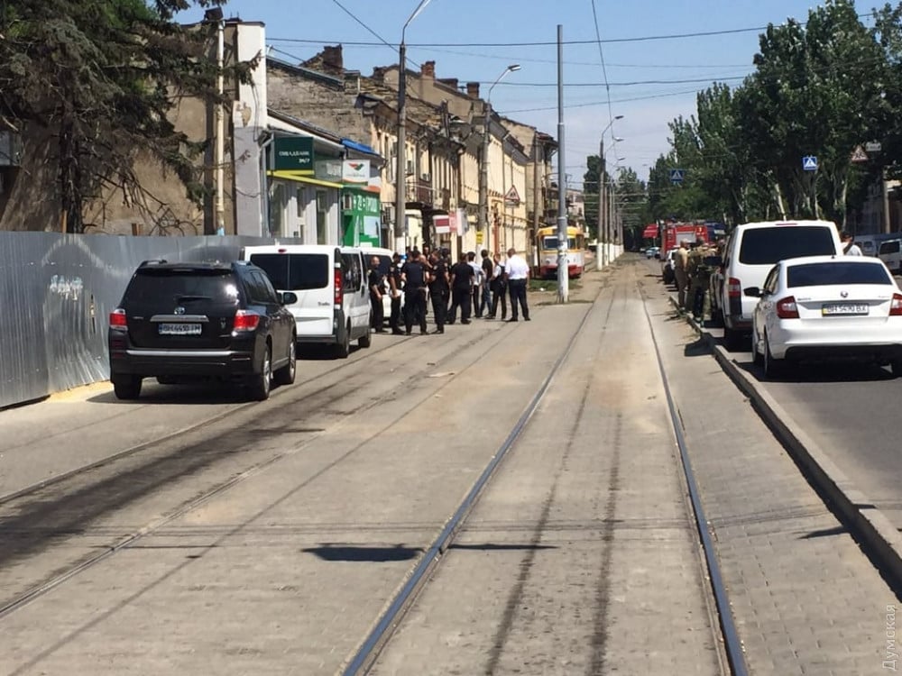 В Одессе неизвестный захватил заложницу