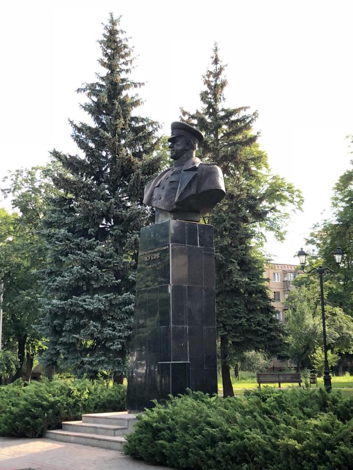 памятник Жукову, Харьков памятник Жукову, Харьков