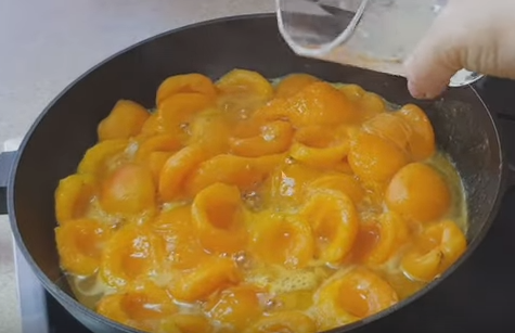 Абрикосовое варенье дольками быстро готовится 