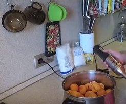 Джем из абрикос достаточно быстро готовится