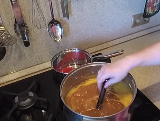 Джем из абрикос достаточно быстро готовится