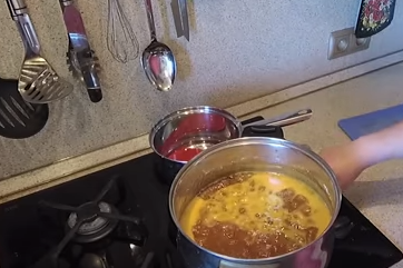 Джем из абрикос достаточно быстро готовится