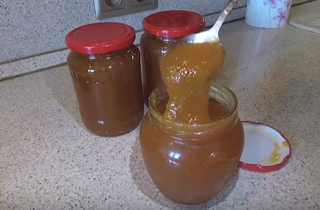 Джем из абрикос достаточно быстро готовится