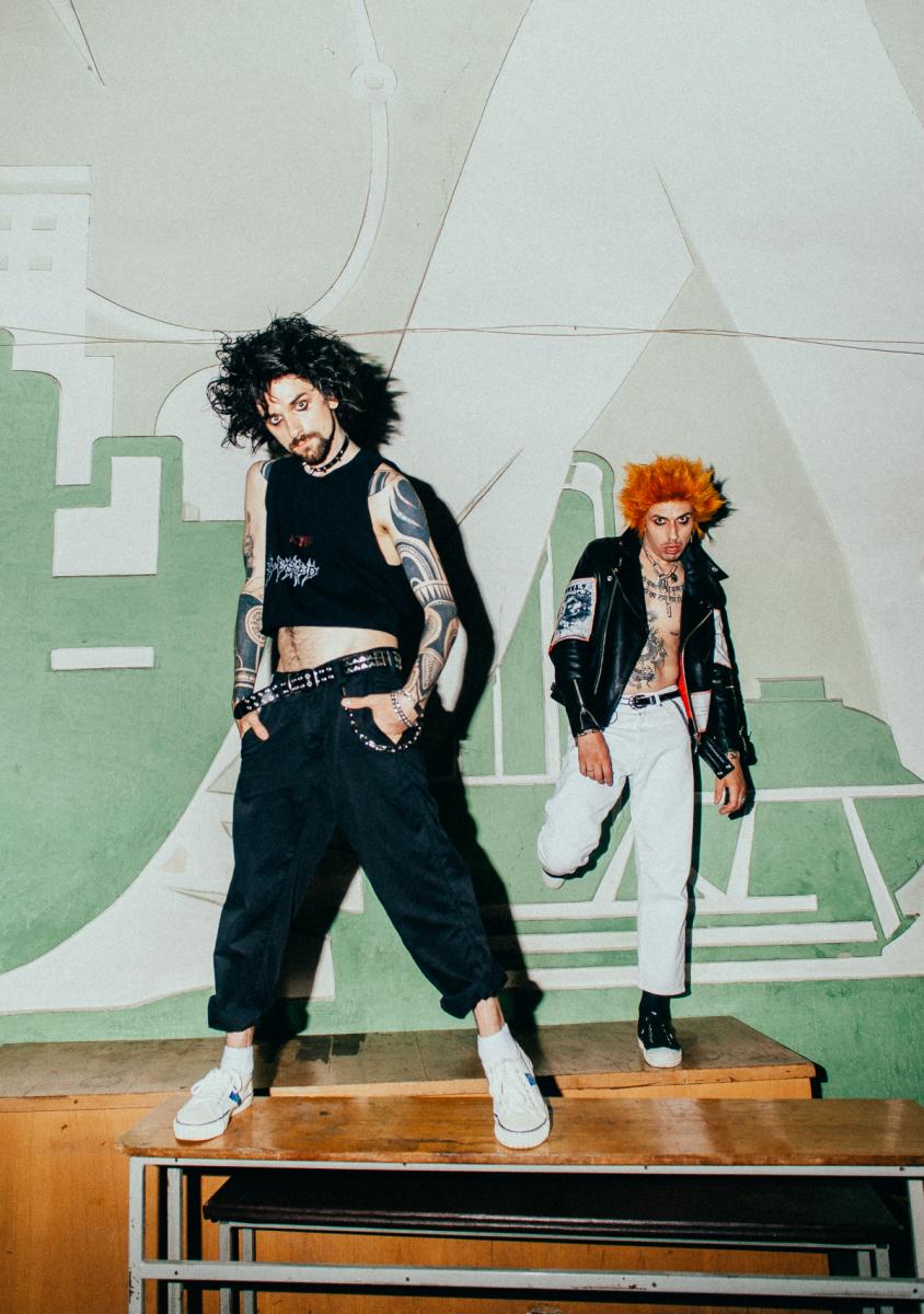 Агонь Тебе уже 20