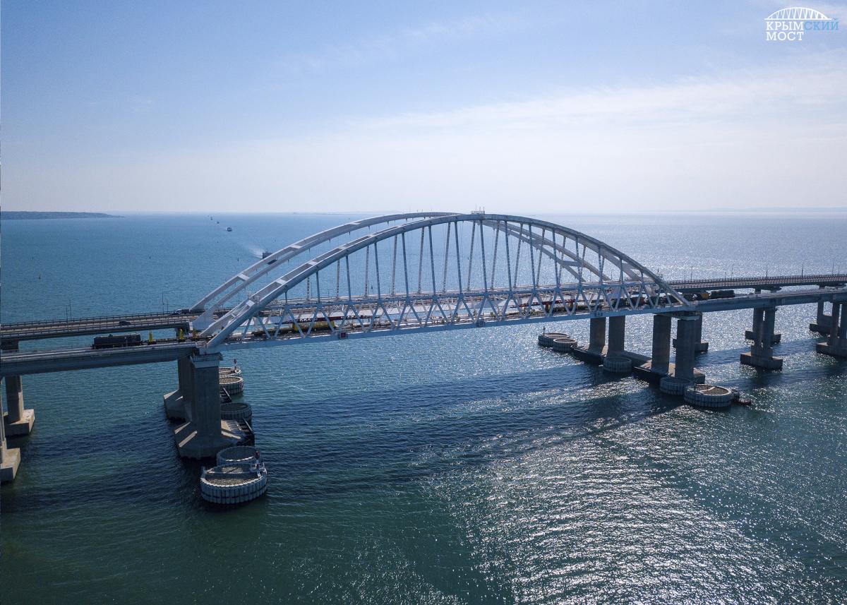 На Керченском мосту уложены все рельсы железной дороги