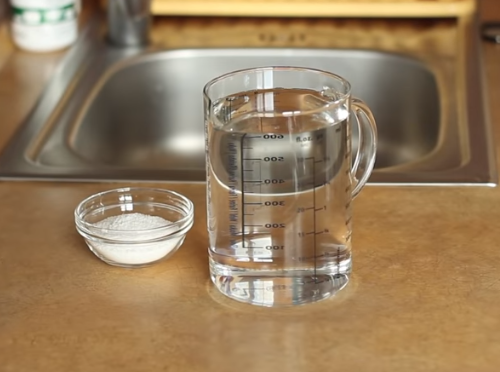 Малосольные огурцы в холодном рассоле можно есть через сутки после приготовления