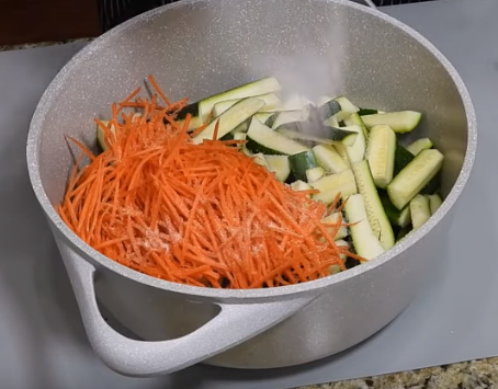 Маринованные кабачки по-корейски на зиму можно хранить при комнатной температуре