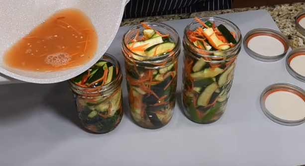 Кабачки на зиму по-корейски можно хранить при комнатной температуре