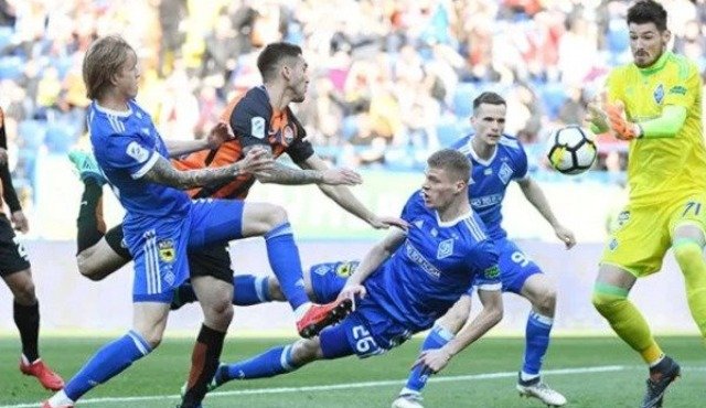 В матчах Динамо - Шахтер всегда борьба на поле