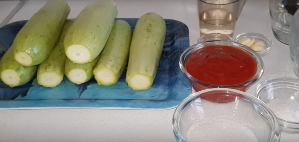 Кабачки с кетчупом чили можно хранить при комнатной температуре