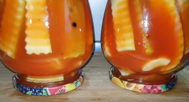 Кабачки с кетчупом чили можно хранить при комнатной температуре