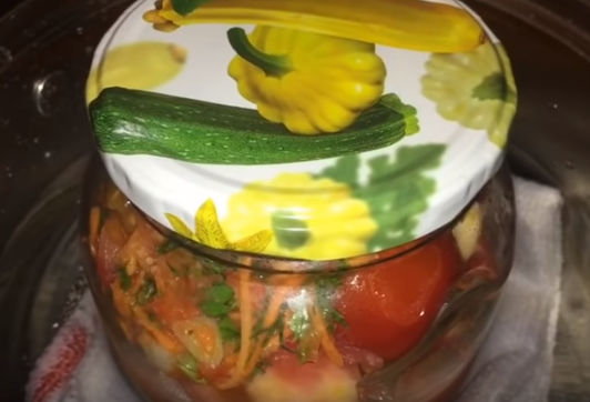 Помидоры по-корейски быстро готовятся