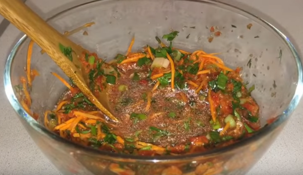 Помидоры по-корейски быстро готовятся