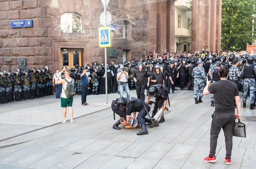 Разгон митинга в Москве