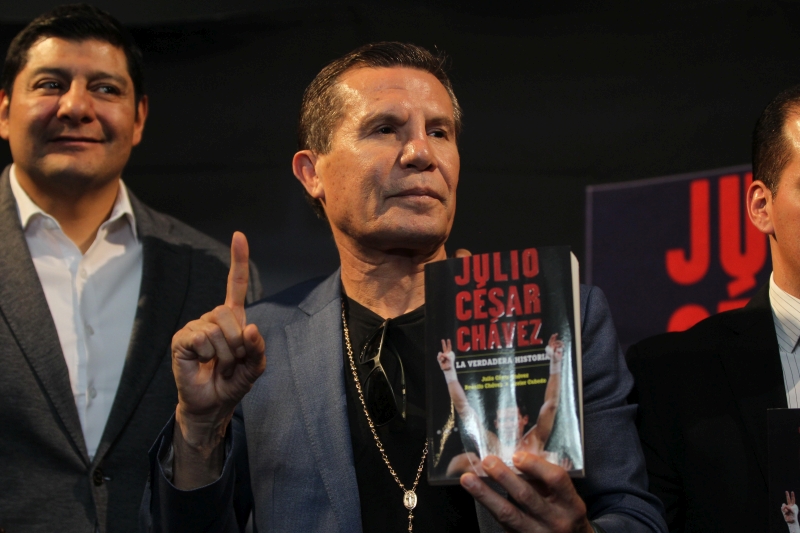 В Мексике напали на известного боксера