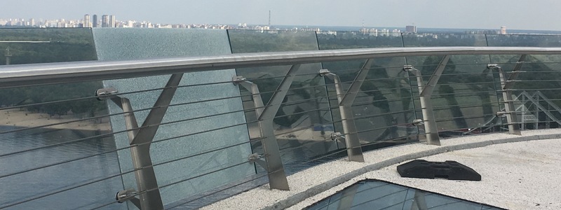Мост Кличко, стекло, трещина Мост Кличко, стекло, трещина