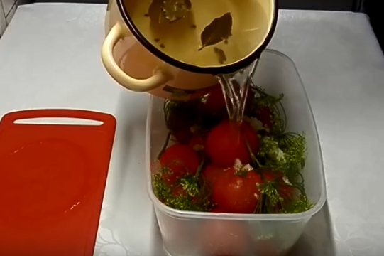 Маринованные помидоры быстрые можно есть через сутки после приготовления