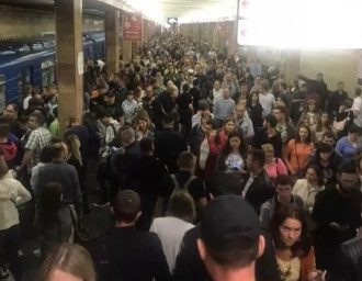 Коллапс в киевском метро / facebook.com/dtp.kiev.ua
